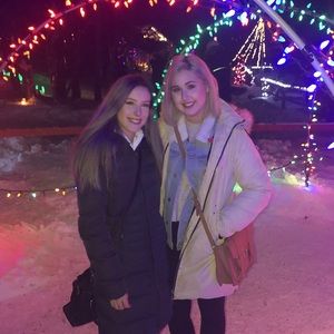 Meet your Posher, Danielle